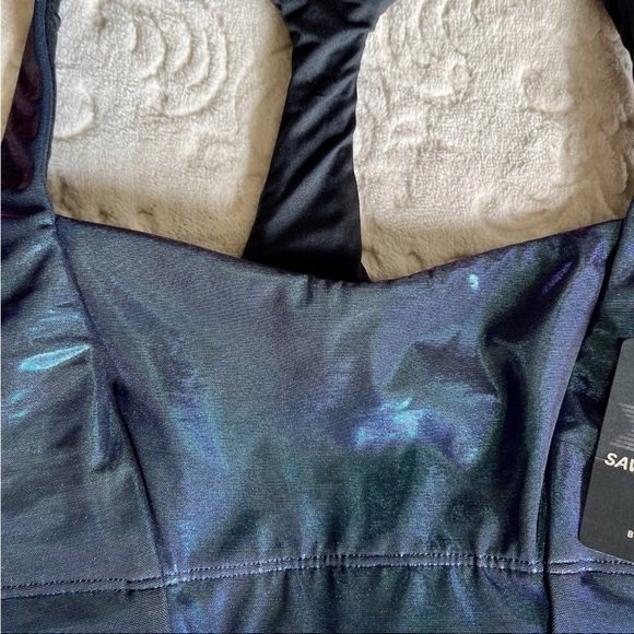 Savage X Fenty Fast Lane Sports Bra Sz L Sweetheart Neckline Oil Slick Blue NWT - Picture 8 of 9